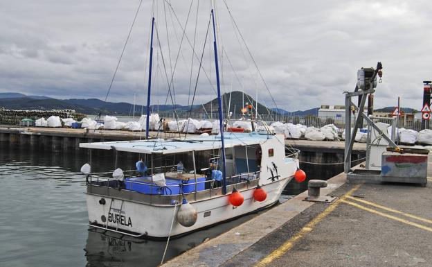 Cantabria brinda su apoyo a la Xunta por los marineros confinados en Solórzano: «Están en buenas manos»