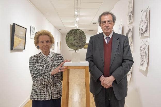 Alfonso Ussía y su nuevo libro abren mañana las actividades presenciales del Ateneo