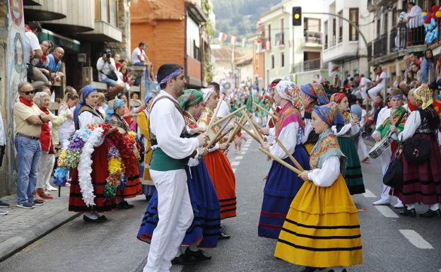 Ampuero crea una comisión con las peñas, hosteleros y el comercio para el diseño de las futuras fiestas