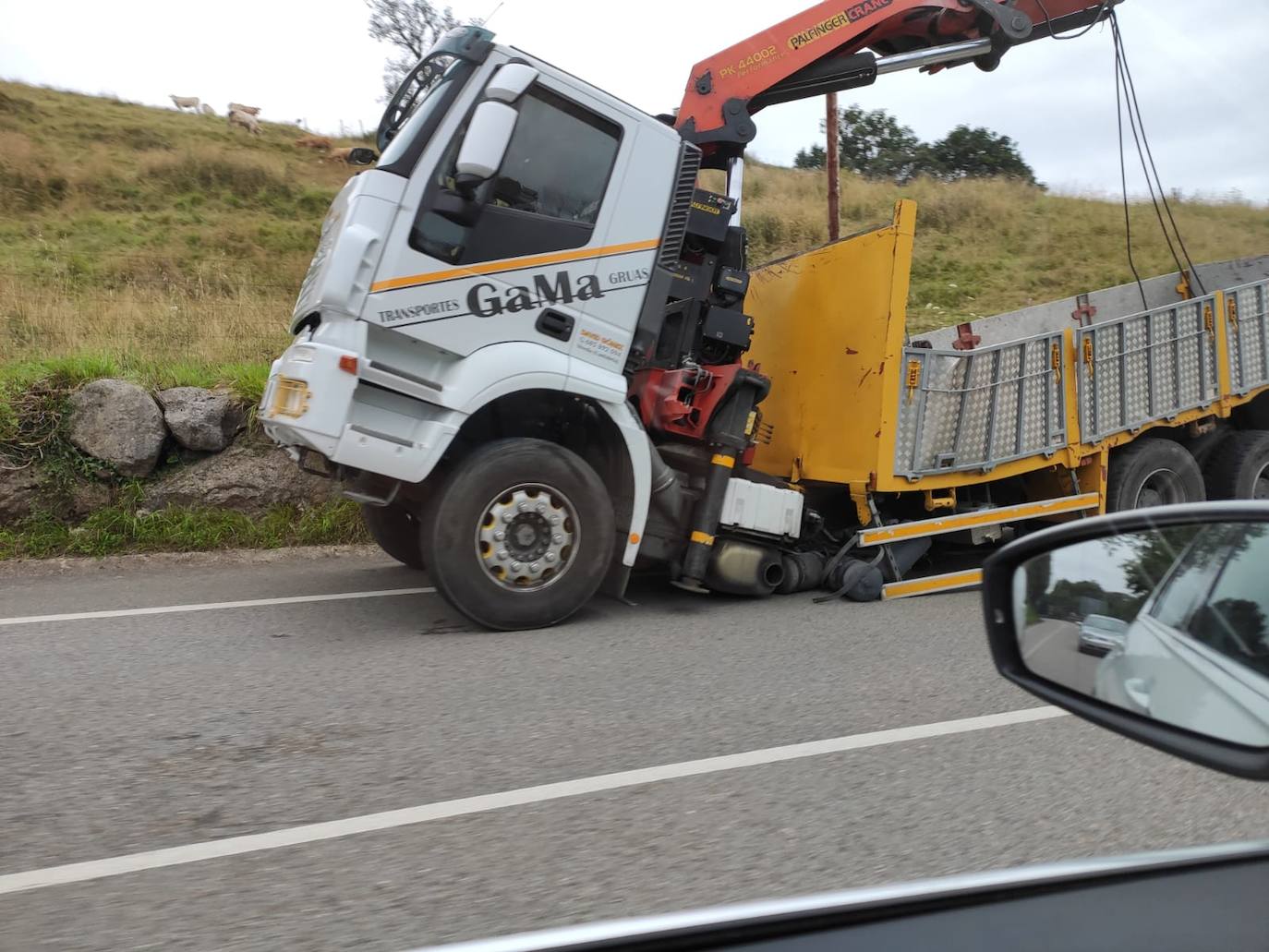 Cerrado un tramo de carretera entre Santander y Selaya