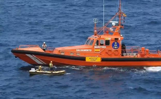 Hallan en Cantabria el cuerpo del segundo pescador desaparecido en el naufragio de una embarcación en Zierbena