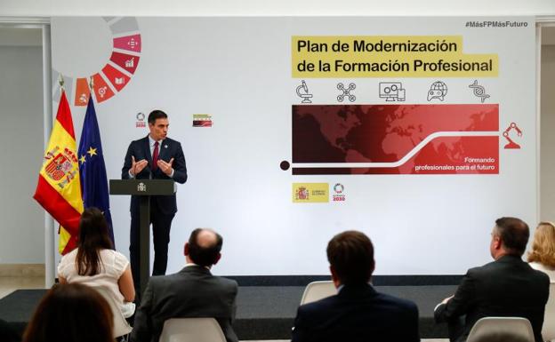 El Gobierno invertirá 1.500 millones en cuatro años para modernizar la FP