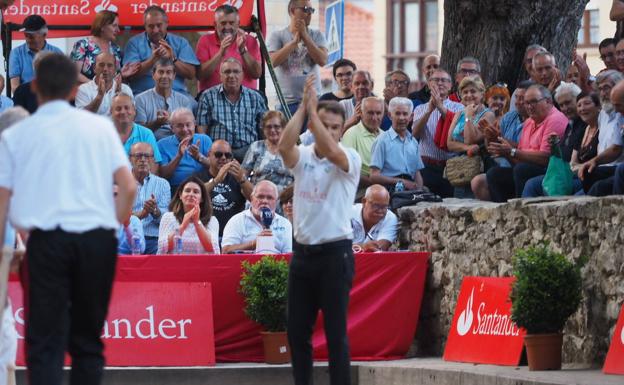 El torneo de bolos del Día de las Instituciones de Reocín iguala los premios económicos para hombres y mujeres