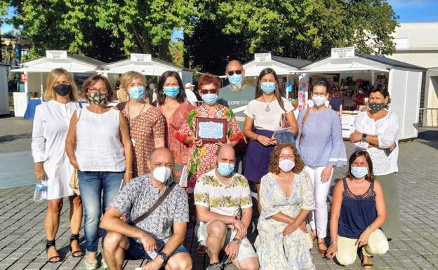 El proyecto 'Ocho bibliotecas y un bizcocho' recibe el premio de Libreros Asociación de Cantabria