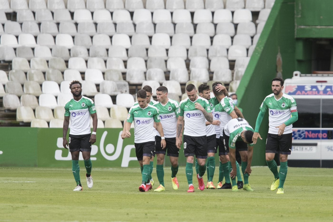 Racing y Laredo, entre Asturias, País Vasco y Castilla y León para jugar en la Segunda B