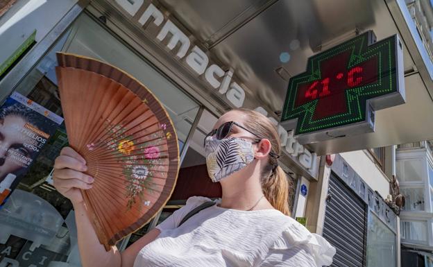 Playas llenas y superados los 40 grados en el interior de Cantabria