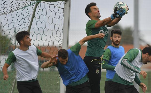 El Nástic pretende a Iván Crespo