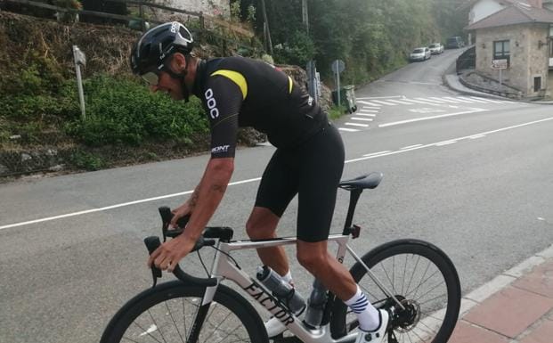 El ciclista Mario Gordillo consigue el reto Everesting
