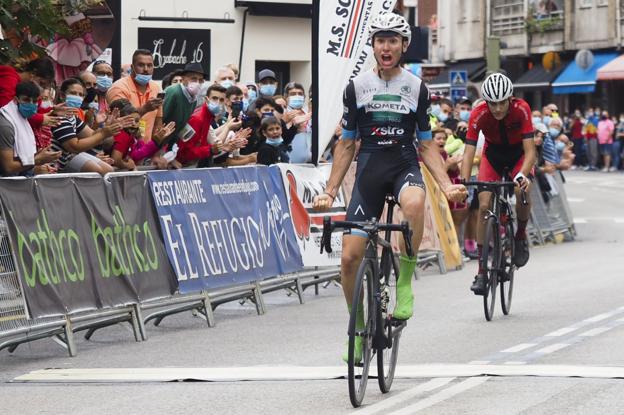 Arnau Gilabert trunca la victoria de Juan Ayuso en la Vuelta al Besaya