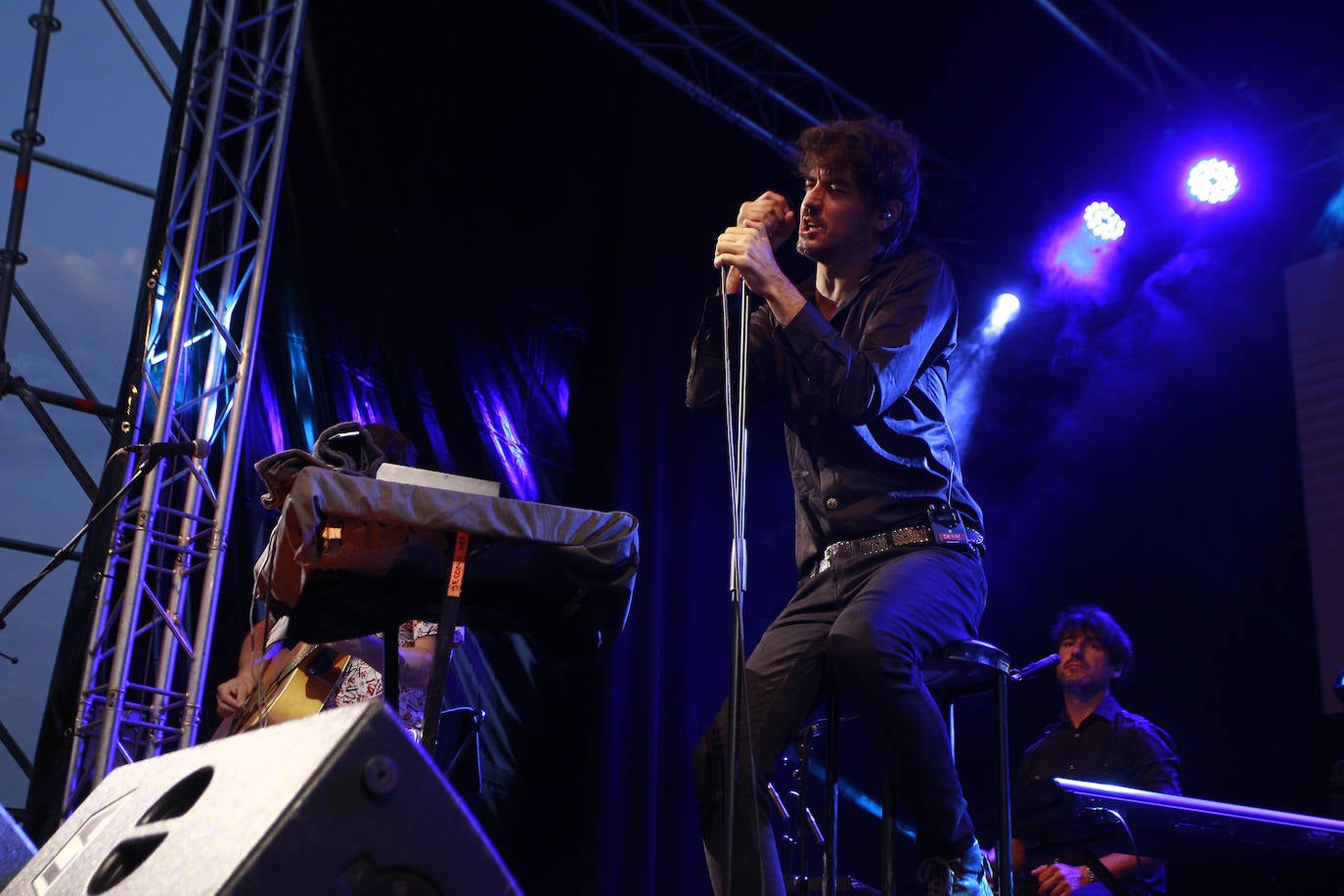 La banda murciana Second repasa durante casi dos horas en Torrelavega las canciones que han marcado su carrera