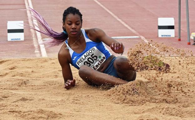 Osasere Eghosa consigue la mínima absoluta de triple salto en San Sebastián