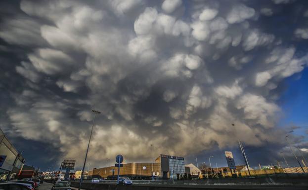 Riesgo de calor y tormentas para esta tarde en la Cantabria del Ebro