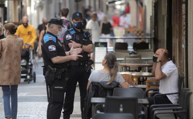 Simón califica de «bulos que corren» un posible segundo confinamiento