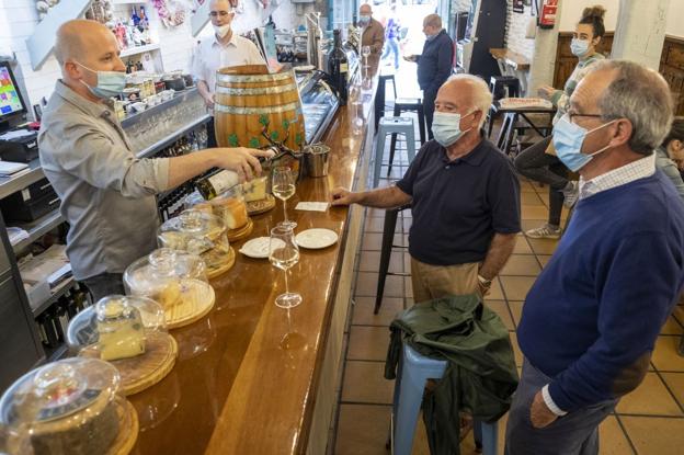 La ayuda cántabra de 200 euros para los afectados por ERTE se paga a partir del lunes