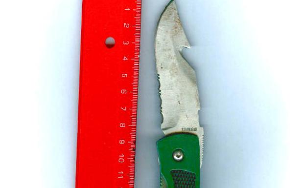 Detenido un joven por intentar agredir con una navaja a tres personas en La Viesca