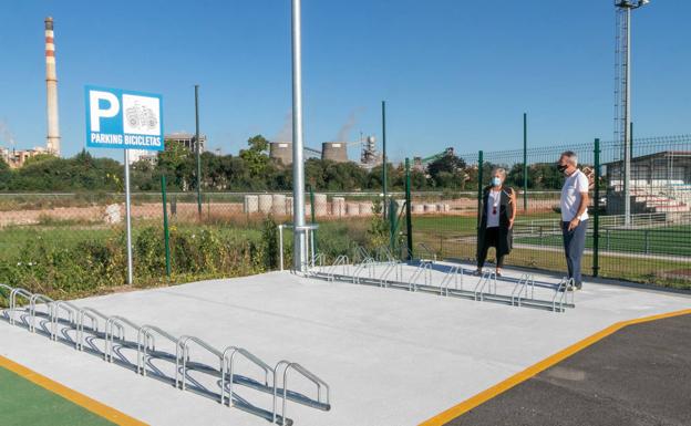 Polanco instala una red de aparcabicis mientras redacta su Plan de Movilidad