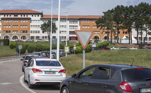 Sanidad descarta el 'coroauto' del Palacio de Festivales e instalará uno provisional en la Facultad de Medicina