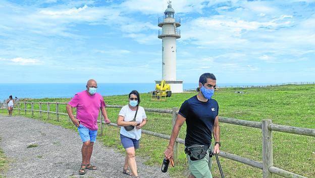 Okuda iniciará su intervención en el faro de Ajo la próxima semana