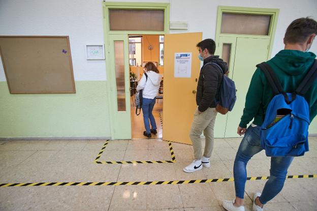 La «incertidumbre» se apodera de profesores y padres a dos semanas del arranque escolar