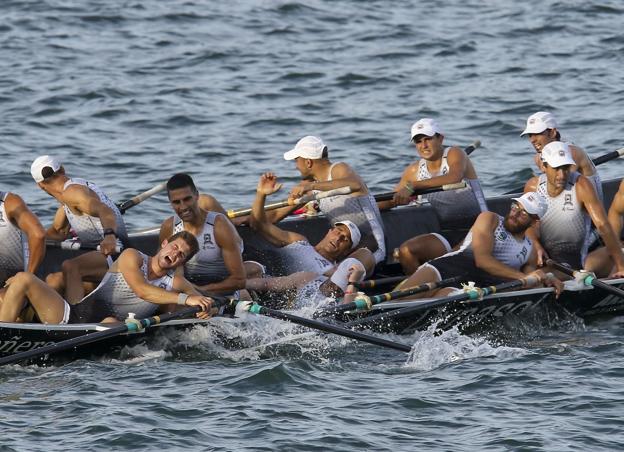 'La Pedreñera' cede ante San Pedro en aguas de Guecho