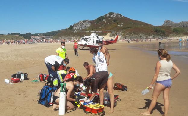 Fallece una mujer en la playa del Ris en Noja