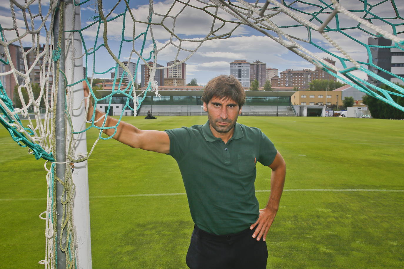 «Con el nombre y el escudo no vamos a salir de aquí. Debemos hacerlo con trabajo y humildad»