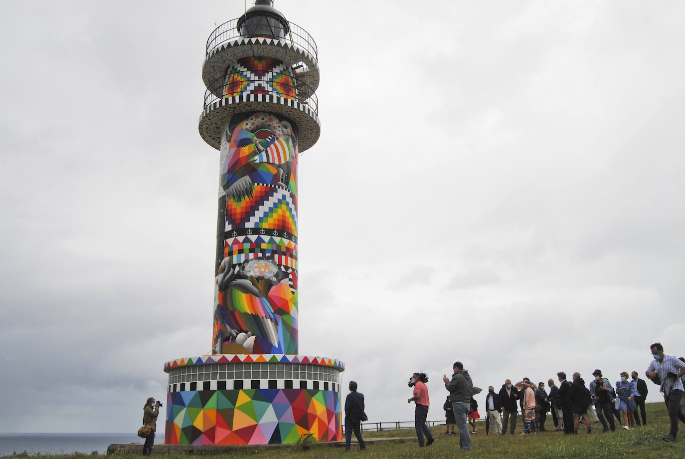 Inauguración del faro de Ajo con la intervención de Okuda