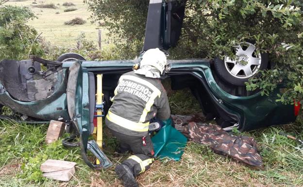 Fallece un joven de 22 años en un accidente de coche a la altura de Orzales