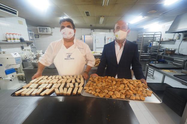 Dulce paseo por las confiterías. La capital del Besaya presume de elaborar el mejor hojaldre del mundo