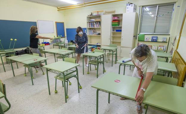 Cantabria amplía las medidas anticovid en las aulas y tomará la temperatura a alumnos y profesores cada día