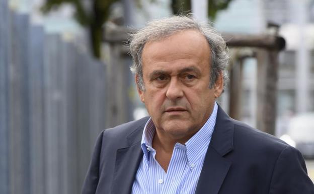 Platini defiende su caso ante la justicia suiza