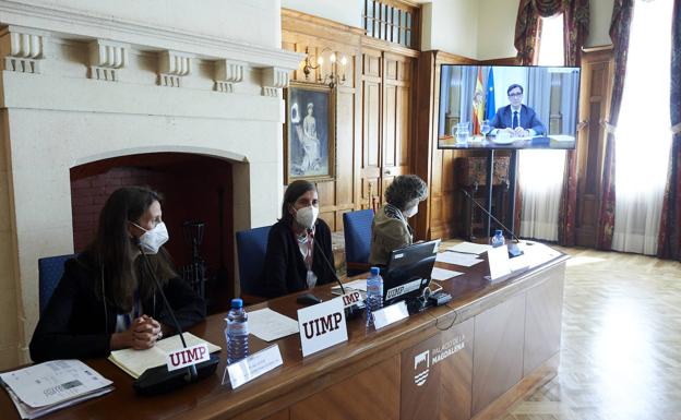 Illa asegura en la UIMP que las medidas contra el covid deben adaptarse a la realidad de cada momento y cada territorio