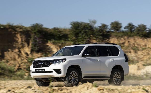 Toyota Land Cruiser: ahora con más prestaciones y un Pack Black exclusivo