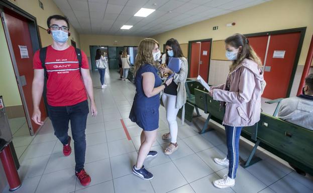 Pazos ensalza que la UC ha realizado una inversión «muy elevada» para garantizar la enseñanza a distancia