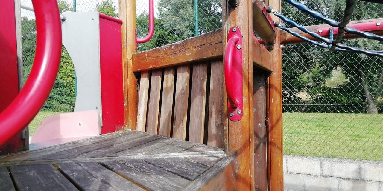 Hazas de Cesto cierra temporalmente sus parques infantiles