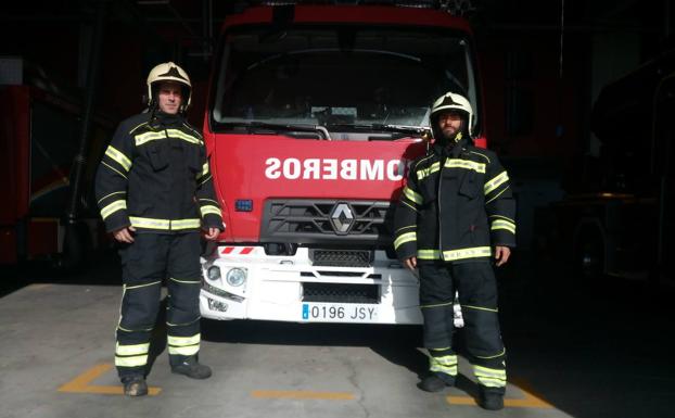 Los Bomberos de Santander estrenan trajes de intervención valorados en 200.000 euros