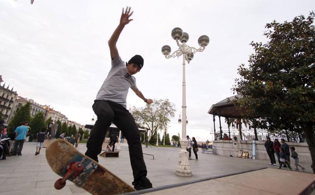 'La Noche es Joven' regresa con talleres, escape, rutas y eventos al aire libre