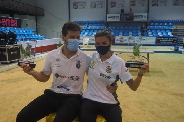 Andrea y Haya triunfan en Orejo