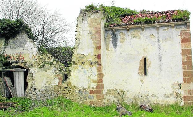 San Vicente recibe el proyecto de los propietarios del Lazareto de Abaño para su restauración