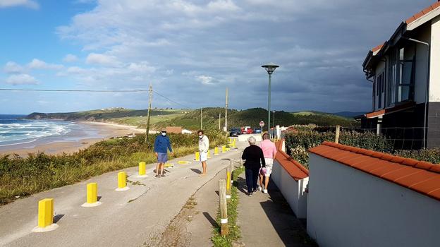 El vial de La Argolla, junto a la playa de San Vicente, se mantendrá cerrado al tráfico