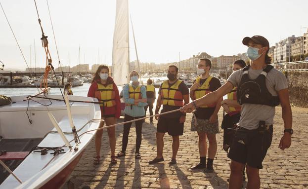 Tirolinas y actividades marítimas, gratis para los jóvenes de Santander este fin de semana