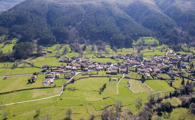 Mejoras en varios caminos rurales de Cabuérniga