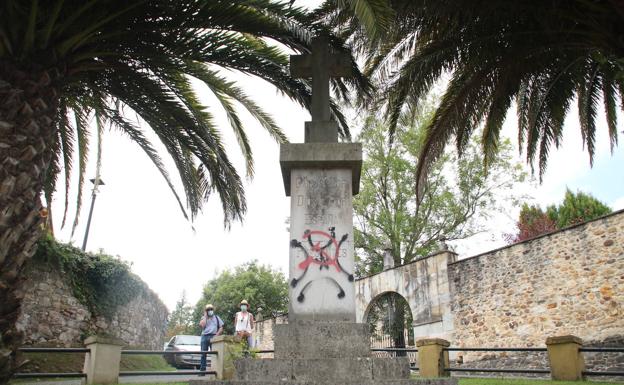 Liérganes aprueba retirar los honores al ministro franquista Camilo Alonso Vega