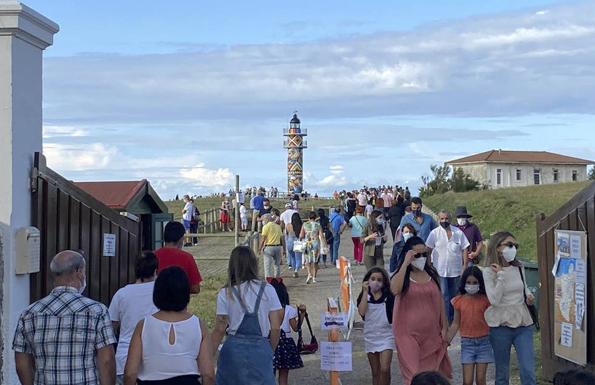 Cabárceno y el faro de Ajo, grandes atracciones turísticas en la recta final del verano