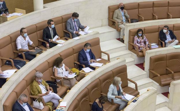 El PSOE no apoya las medidas antiokupas de los regionalistas