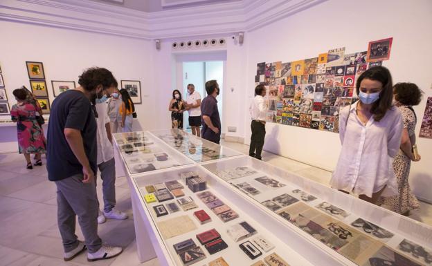 La muestra de la Movida se prorroga tras recibir más de diez mil visitantes