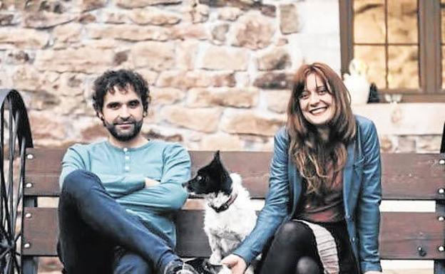 Extraño Veneno, Pedro Martínez y Chebú actúan en Santander