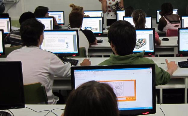 Los jóvenes quieren estudiar con tecnología: «Es más divertido»