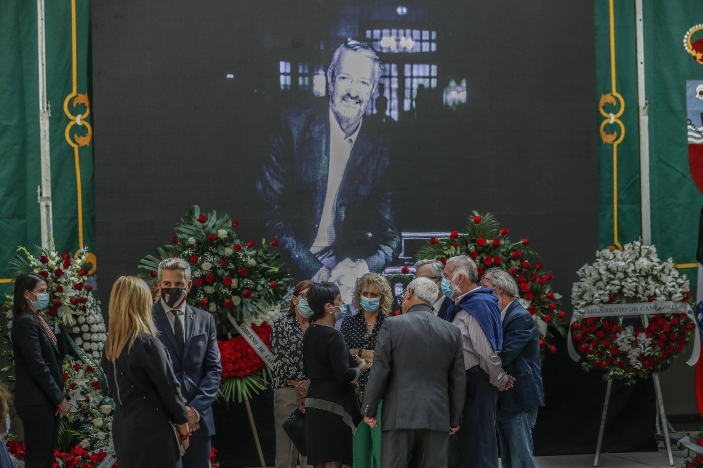 Una capilla ardiente familiar y política despide a Jaime Blanco