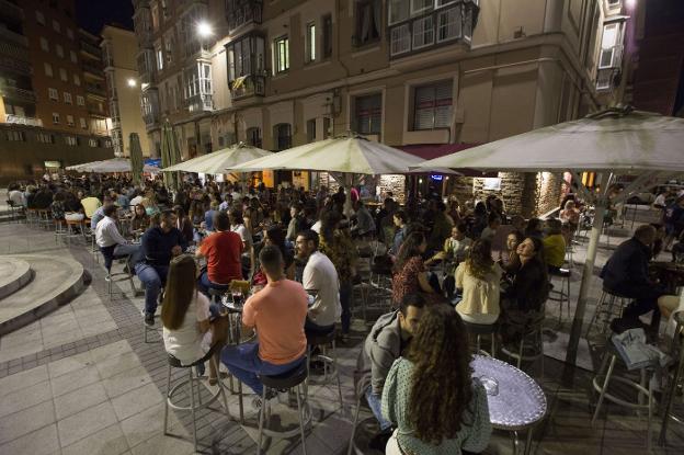 «Nos tienen abandonados, continuar cerrados y sin ayudas es insostenible»